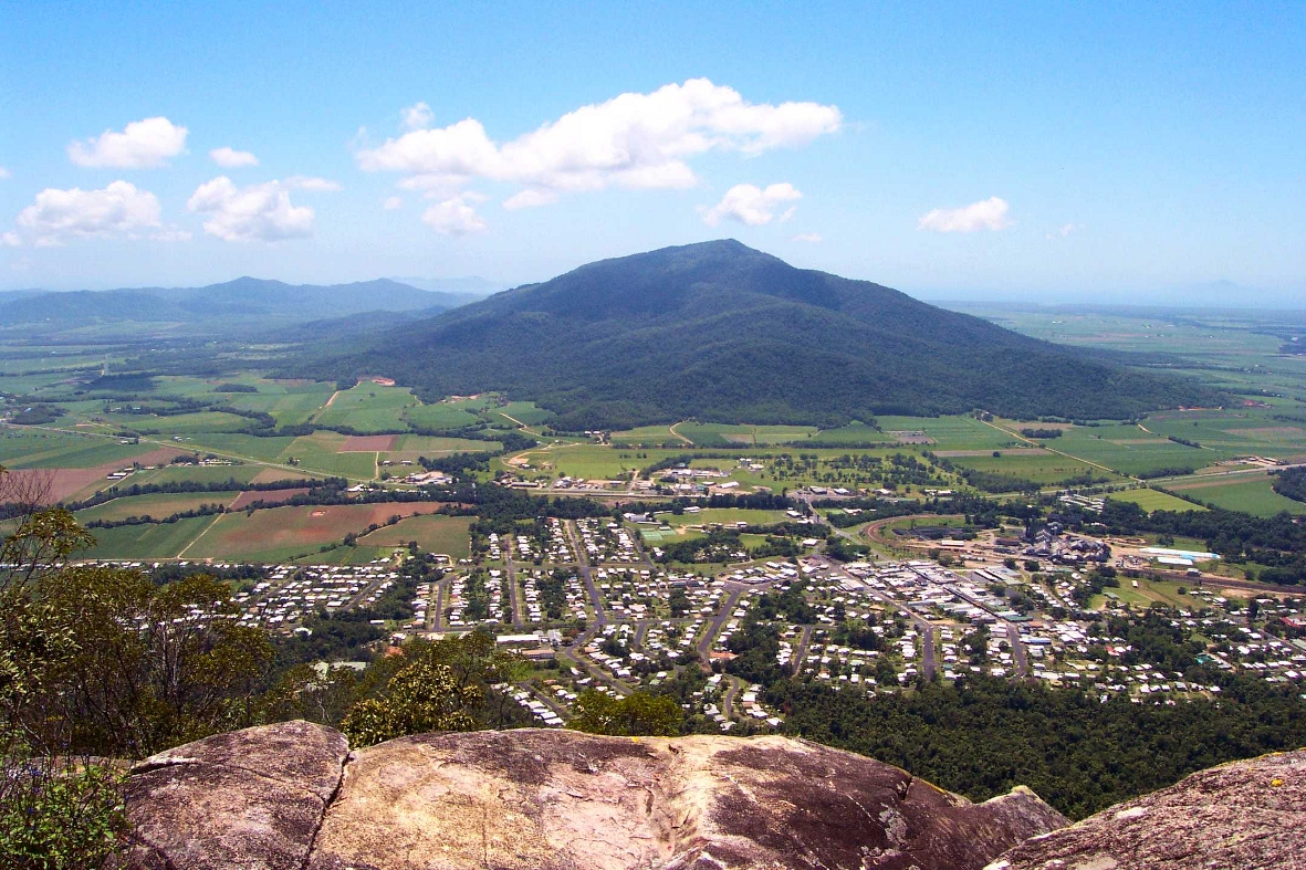 01 Tully & Mt Mackayfrom Mt Tyson